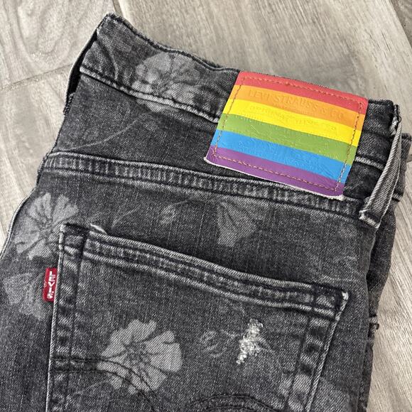 Levi’s Pride Collection Gray Floral Embroidered Big E Jeans Skinny Leg Sz 32/30 - Picture 2 of 10